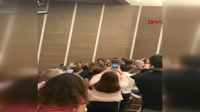 Kıbrıs Ekrem İmamoğlu ve KKTC Cumhurbaşkanı Akıncı, Cem Yılmaz'ı İzledi