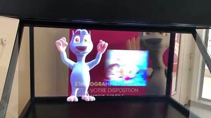 Nort-sur-Erdre : un hologramme en forme de castor accueille le public à la piscine