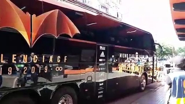 Valencia-Alavés: Llegada del Valencia a Mestalla