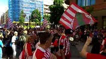 Athletic-Celta: La afición rojiblanca en los aledaños de San Mamés