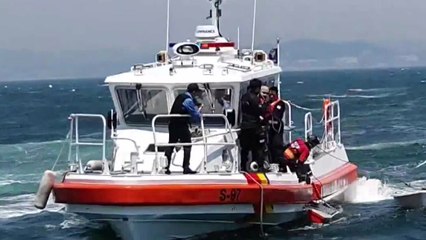 돛대 부러져 표류....요트 승선원 2명 구조 / YTN