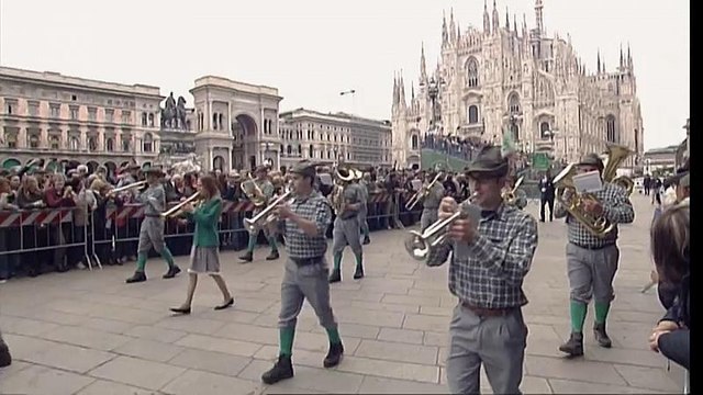 Milano festeggia i 100 anni degli alpini