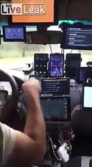 Il a 30 téléphones et ipad au volant de sa voiture !