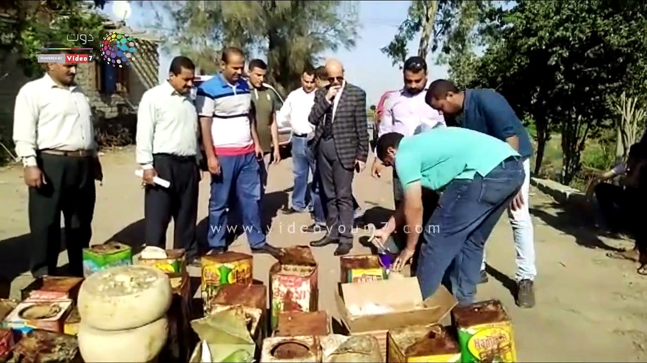 شاهد..إعدام نصف طن جبن والتحفظ على مواد مجهولة...