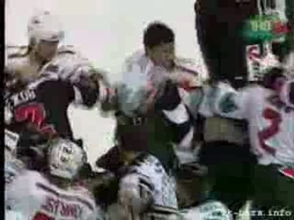Baston incroyable au hockey