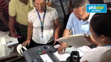 Vote counting machine fails to read Jojo Binay's ballot