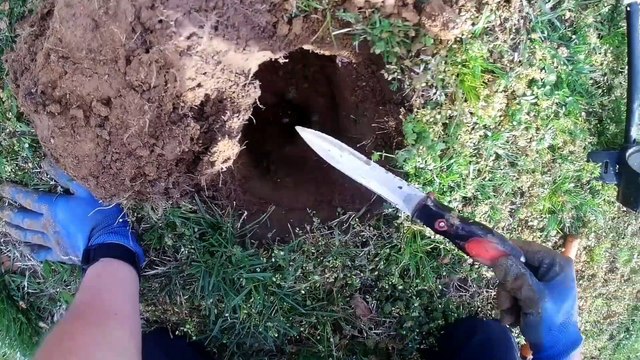 Coin and Relic Hunting - Metal Detecting old Stage Coach route and Orphanage - Equinox and AT Max