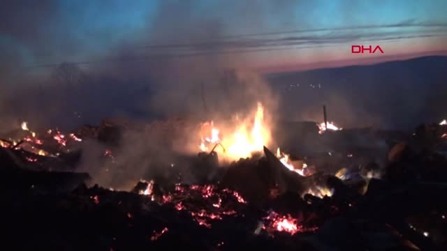 Çorum - Köyde Çıkan Yangında 8 Ev, 1 Ahır ve 1 Ambar Kül Oldu