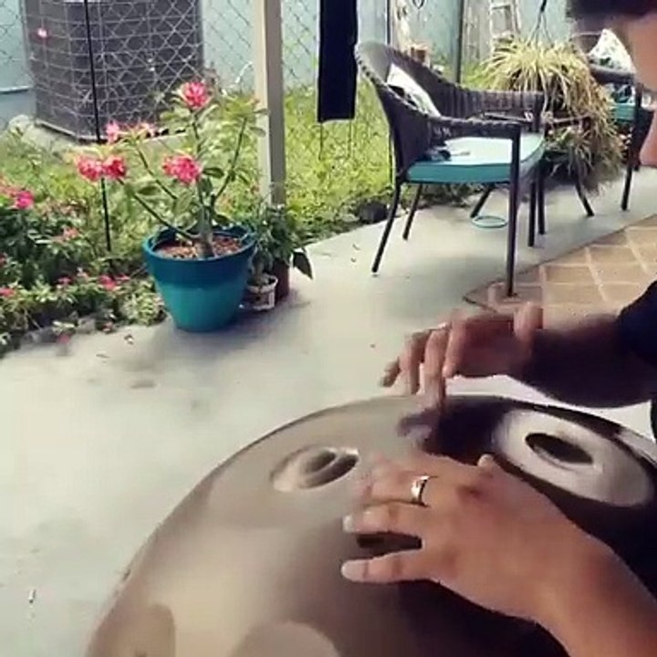 Cet instrument de musique en sphère géante es...