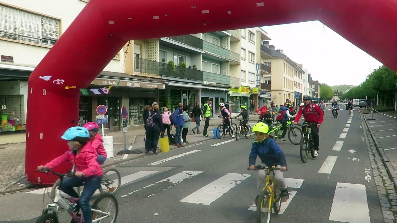 La ligne d'arrivée du Défi du Tour à Saint-Dié-des-Vosges