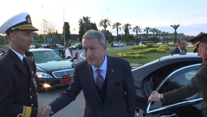 Bakan Akar, Deniz Harp Okulunda Öğrencilerle İftar Yaptı