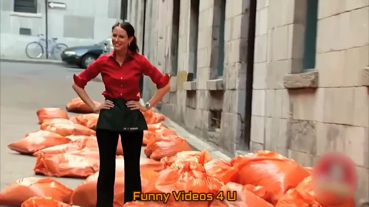 Falling sacks