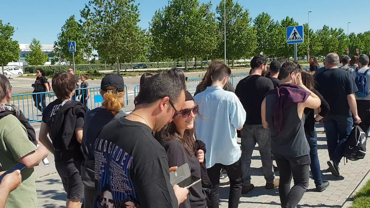 Grandes colas en el concierto de Metallica