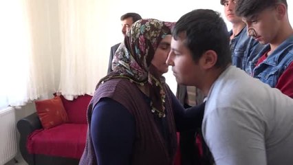 Şehit Annesini Unutmadılar