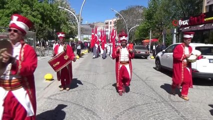 Karaman'da "Türkçe Aşkı Vatan Aşkı" Yürüyüşü Düzenlendi