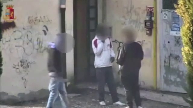 Arezzo - sgominato gruppo di spacciatori stranieri: 30 arresti