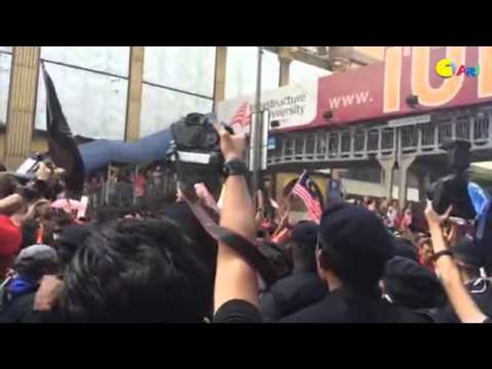 Kecoh, Cubaan Memasuki Petaling Street, FRU Tiba