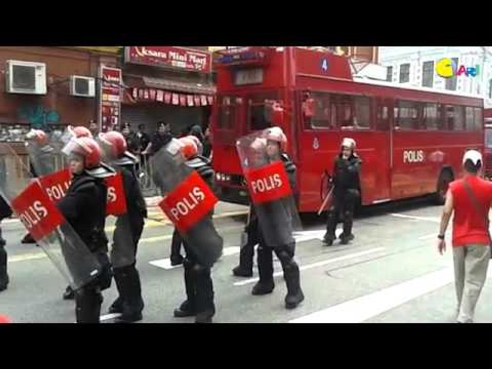 【916红衫大集会  现场直击】茨厂街气氛一触即发 5镇爆车驻守响警铃