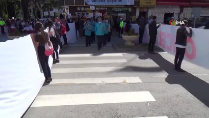 Yaya Geçidinden Bando Ekibi Geçti