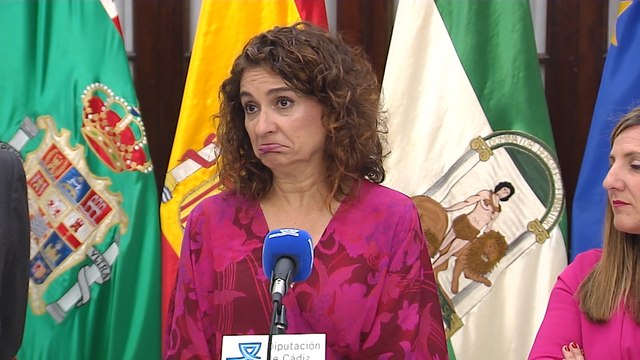 Montero: Propuesta de Rivera de bajar impuestos es anuncio vacío