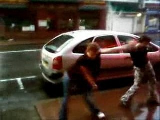 Phoenix teck Skyzie lilou erwann sous la plui