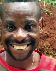 Vous ne devinerez jamais l'age de cet homme. Hilarant !