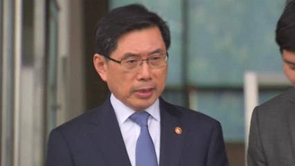 박상기 "검찰 우려 듣겠다"...문무일, 기자간담회 연기 / YTN