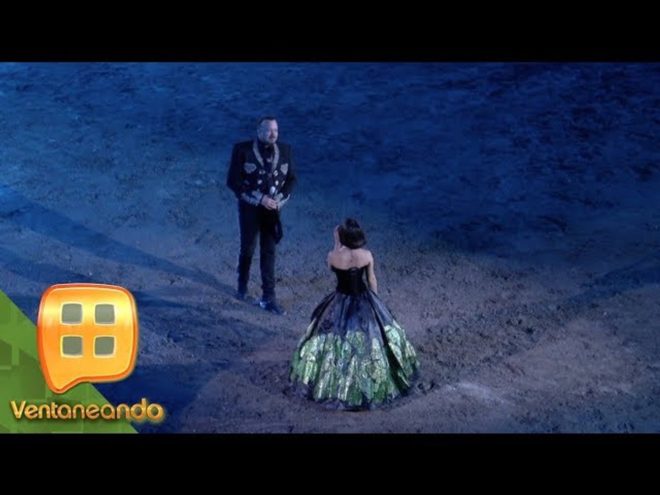 Pepe Aguilar ventaneó en su espectáculo lo caro de los vestidos de su hija Ángela.