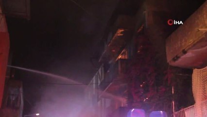İzmir'de Mobilya Atölyesinde Yangın