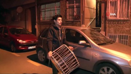 Çocukluğundan beri Ramazan davulcusu olan genç:'Bu iş dededen toruna geçen bir iş'