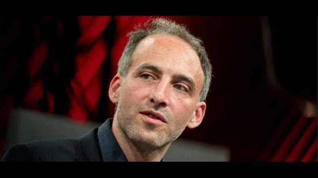 Raphaël Glucksmann rattrapé par ses propos sur François Mitterrand