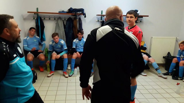 U15 / DANS LE VESTIAIRE A LA MI-TEMPS DE RUFFEY (11/05)