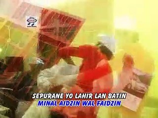 Catur Arum - Lebaran [Official Music Video]