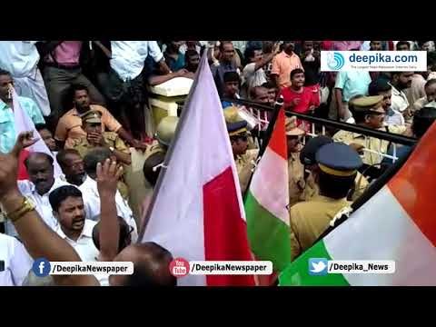 കെവിന്‌റെ മരണത്തില്‍ പ്രതിഷേധിച്ച് കോട്ടയം മെഡിക്കല്‍ കോളജിനു മുന്നില്‍ നടത്തിയ പ്രകടനം