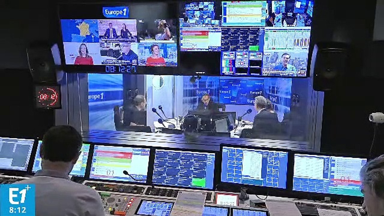 Cérémonie hommage aux deux militaires tués : quelles sont les relations entre Emmanuel Macron et l'armée ?