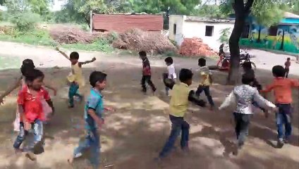 class 2nd Student group play hy_fy game