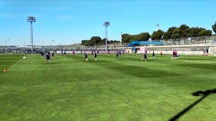 El Real Zaragoza Prepara el Partido contra el Sporting con la Plantilla al Completo