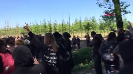 Dha Dış ? Çiftlik Sahipleri, Aktivistlerin Araçlarını Devirdi