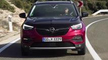 Neuer Opel Grandland X Plug-In-Hybrid mit Allradantrieb