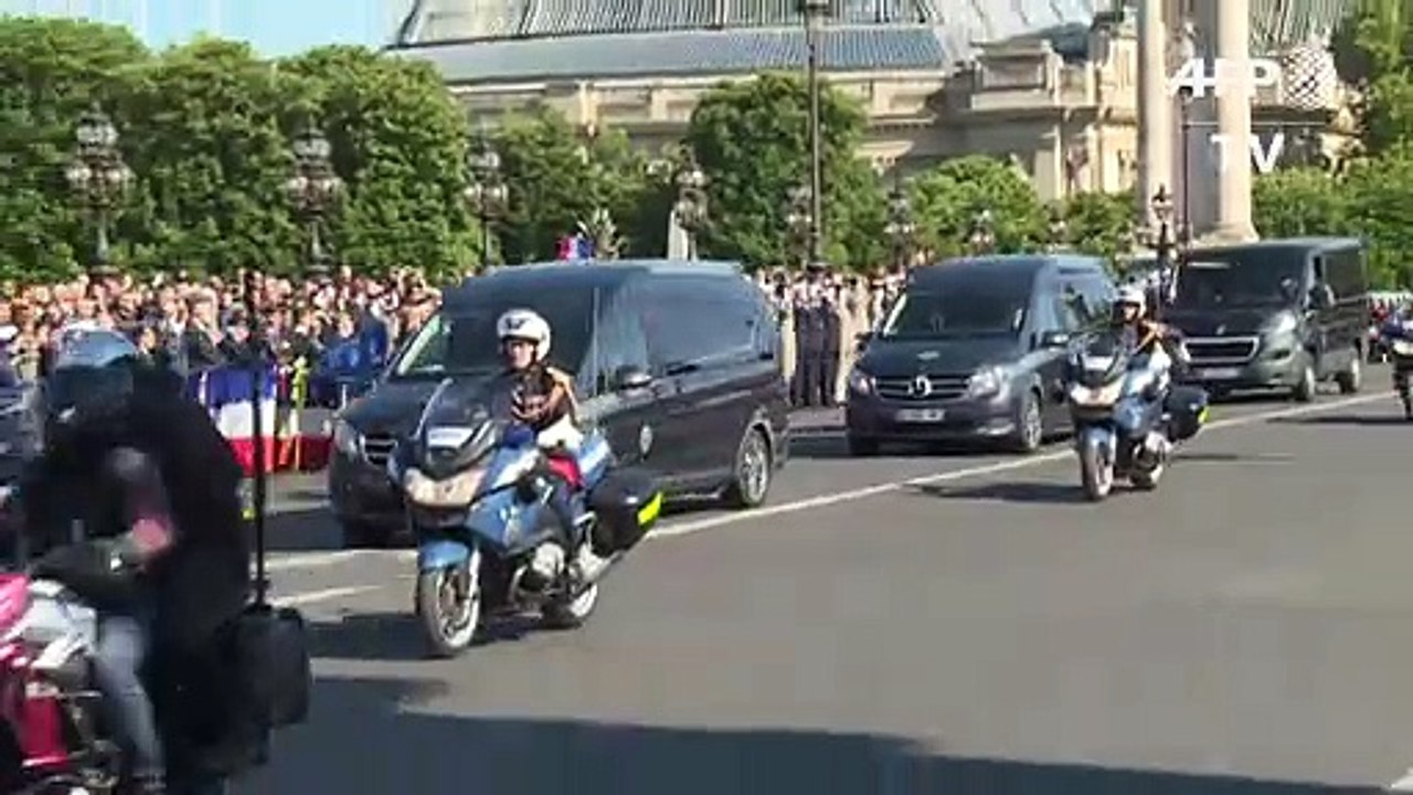 Soldats tombés au Burkina: émotion sur le Pont Alexandre III