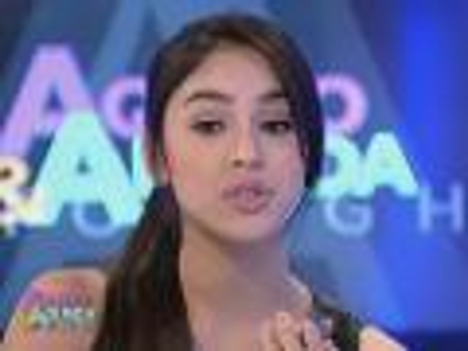 Julia, di napigilang maluha sa Aquino & Abunda Tonight