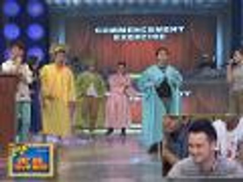 Shirtless Dom Roque, dinumog ng madlang girls sa It's Showtime