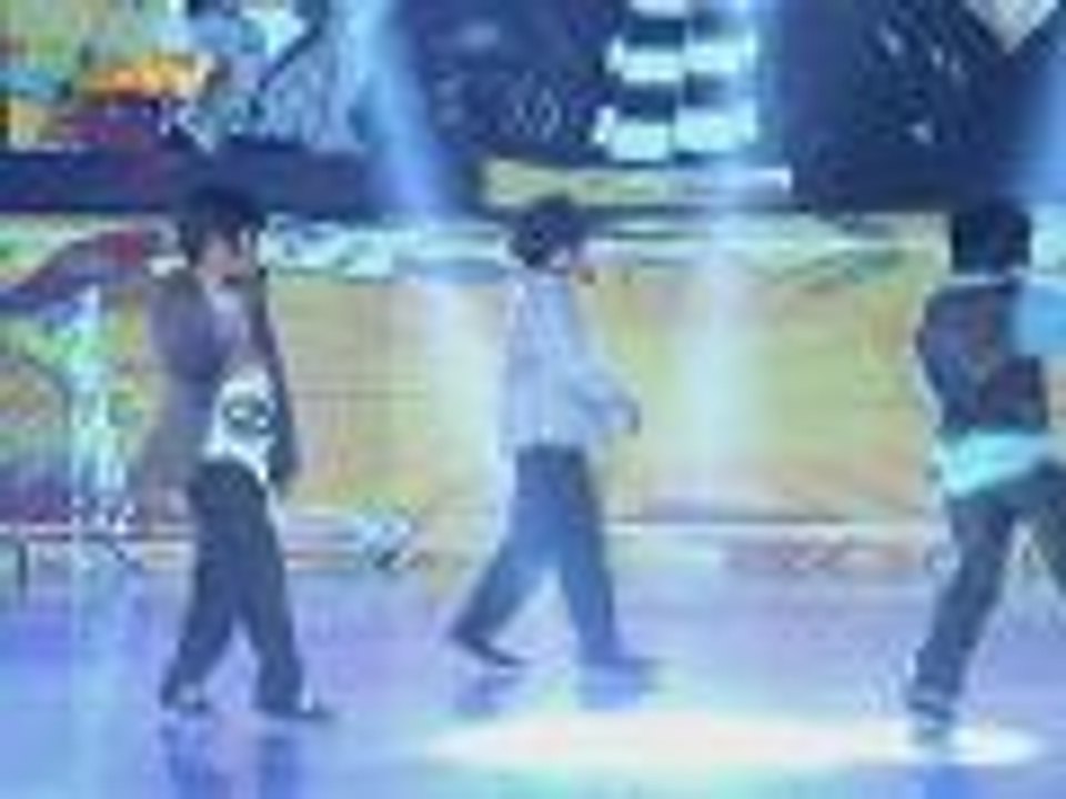 MiNiME ng Jonas Brothers kumanta ng "Love Bug"