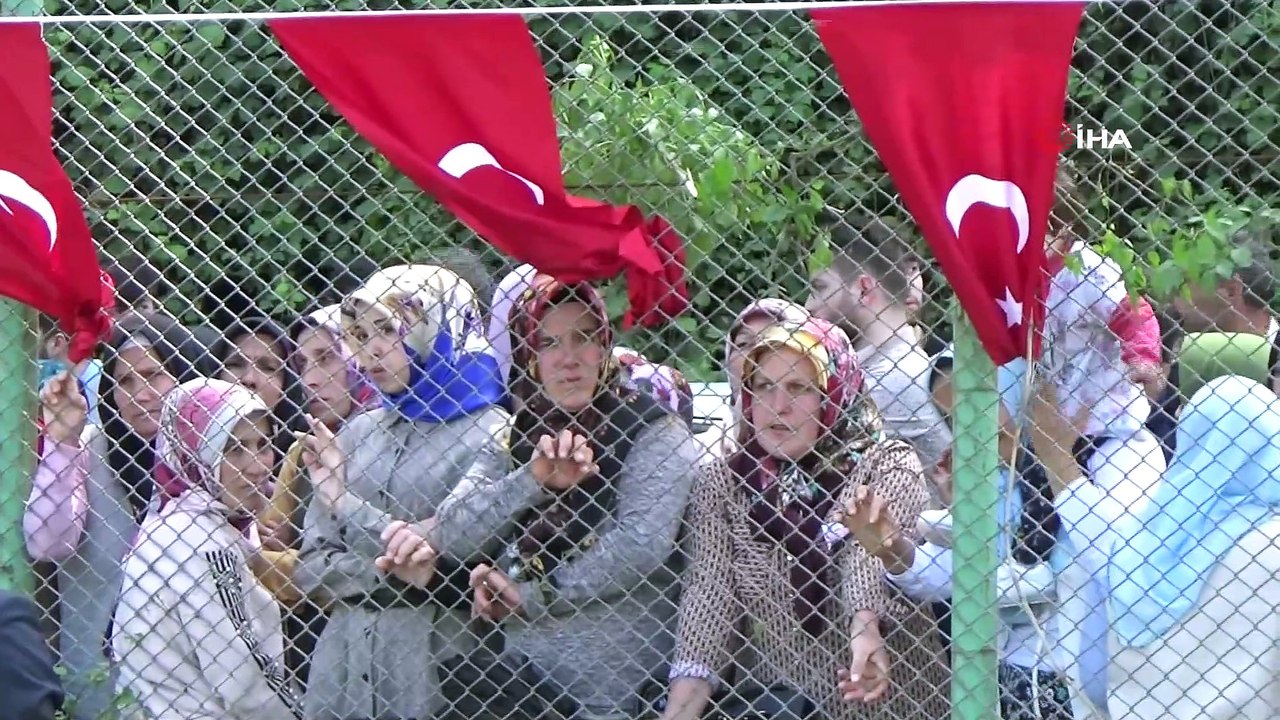 Şehidin eşi: “Sana doyamadım, seni böyle mi karşılayacaktık, beni de yanında götürün”