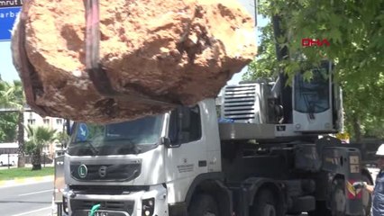 Adıyaman 8 Tonluk Kayada Roma Dönemine Ait 'Ayrılık' Figürü