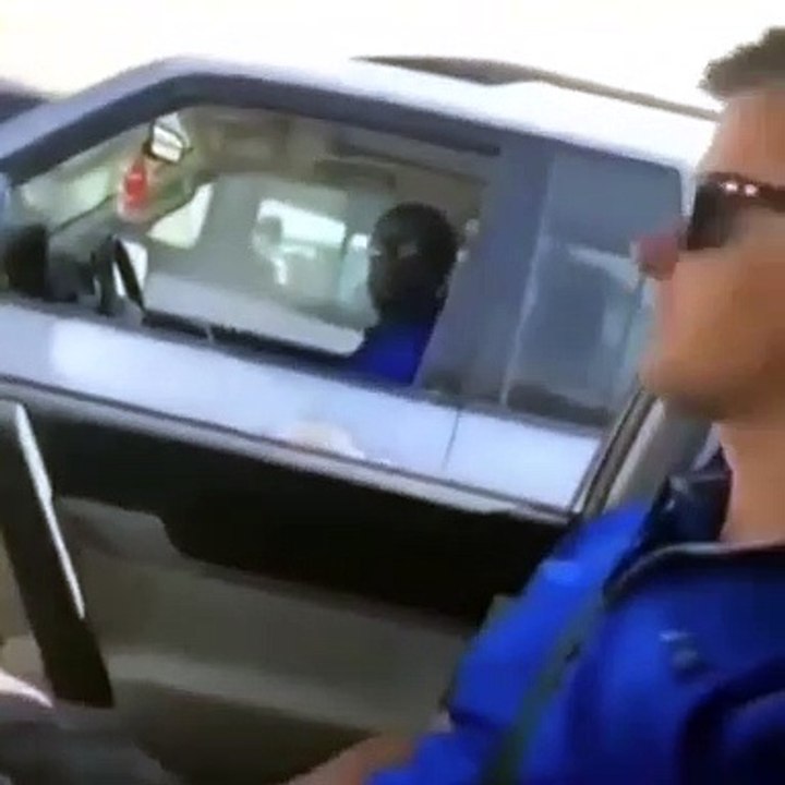 Voilà le meilleur moyen pour calmer un automobiliste qui cherche les problèmes