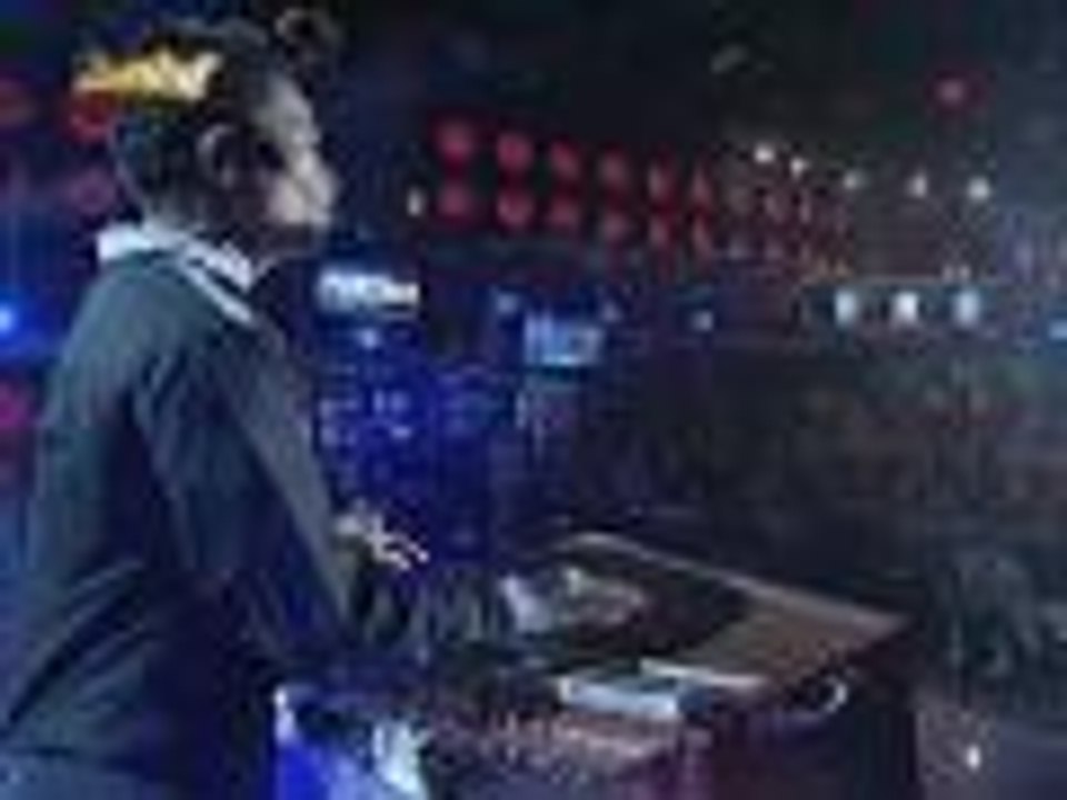 Villcorp, pinabilib ang madlang people sa pagkanta at pagtugtog ng kanyang instrumento