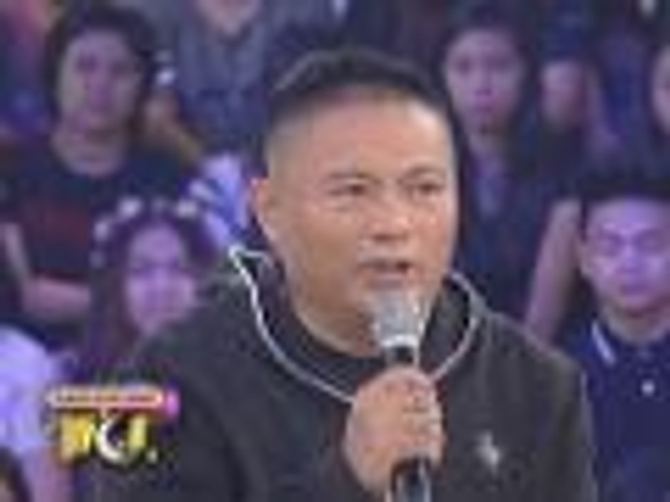 Why Andrew E doesn't consider himself 'guwapo'