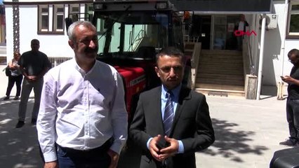 Tunceli Belediyesi'ne Yerli Üretim Traktör Hediye Etti
