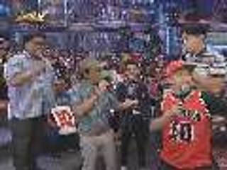 Ang mga nakakatawang "Nisnis" knock knock ng mga Showtime host